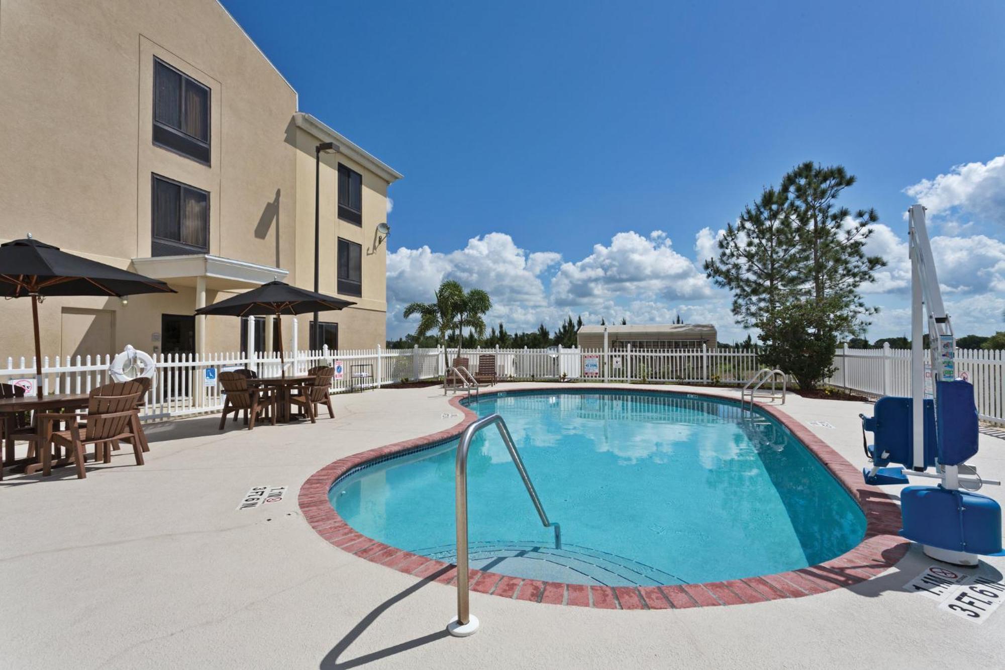 Holiday Inn Express & Suites Sebring By Ihg Eksteriør bilde
